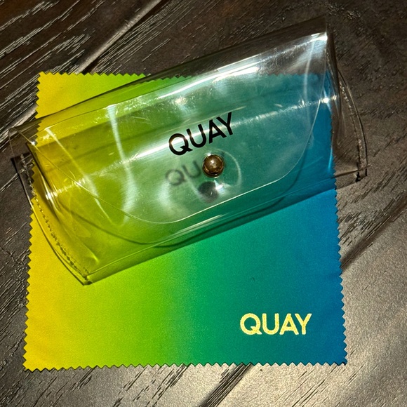 😎 New! Quay Clear Sunglass Case and Cloth - Picture 1 of 1